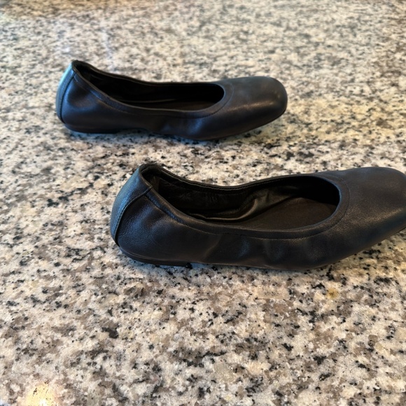 Stuart Weitzman Leather Ballet Flat (Women) Black - 6B - Picture 5 of 7
